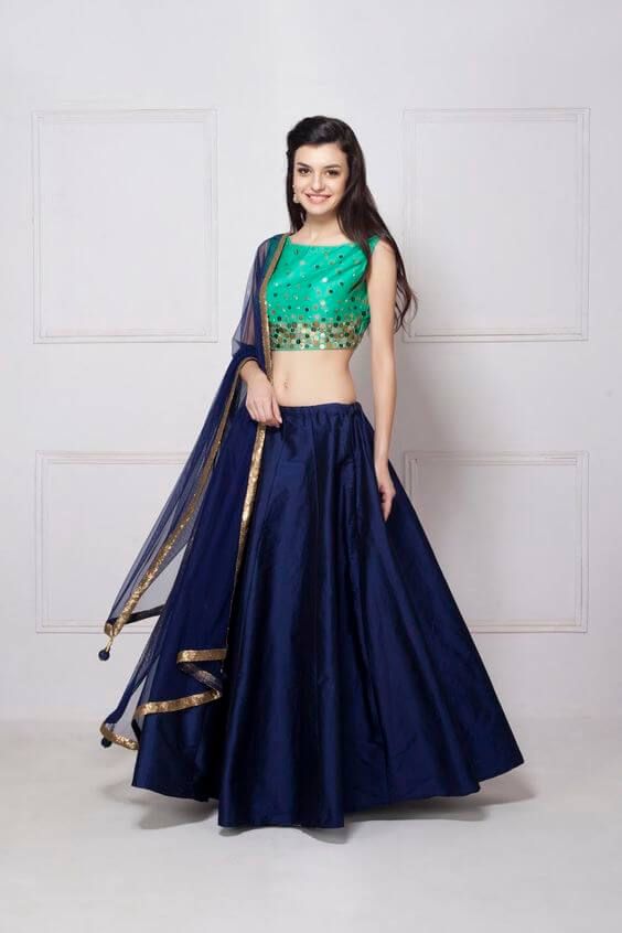 Must Know Fashion Tips For Apple Shaped Indian Women Must Know Fashion Tips For Apple Shaped Indian Women