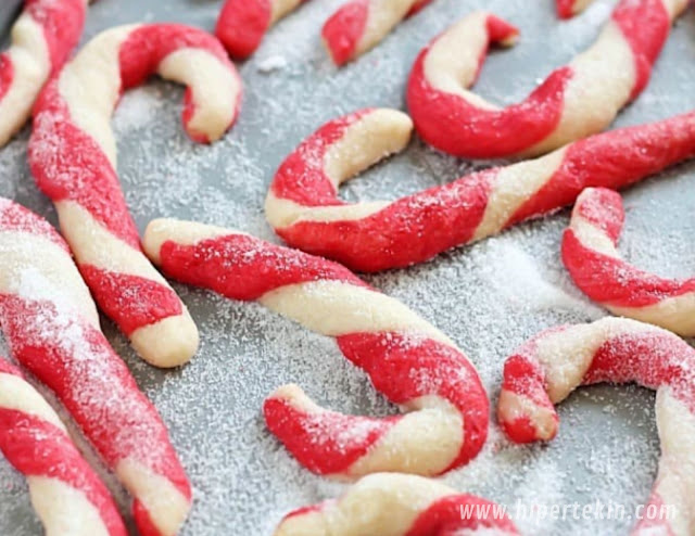 CHRISTMAS CANDY CANE COOKIES RECIPE