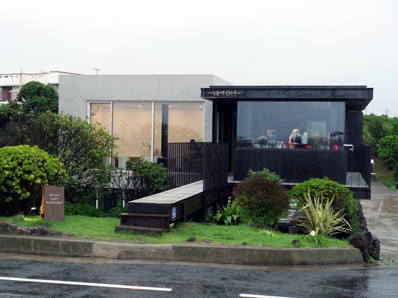 Café Le Toit Basement (Jeju, SOUTH KOREA) ★★★★☆ A traveling foodie's