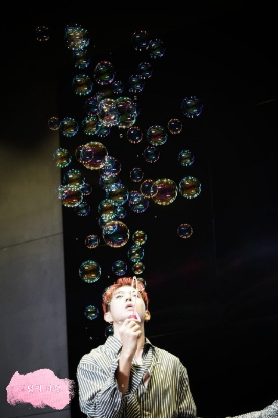 타그룹과 분위기가 다른 혼성그룹의 팬싸인회 | 인스티즈