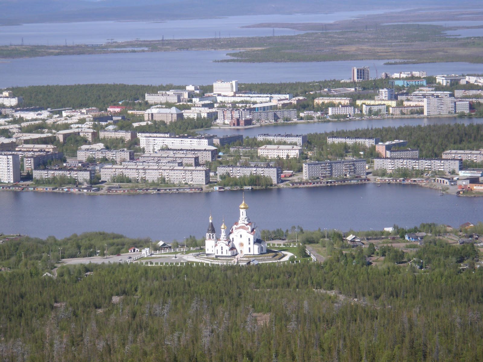 природа города мончегорска. мончегорск тундра. мончегорск имандра. г мончегорск мурманская область. сколько лет мончегорску.