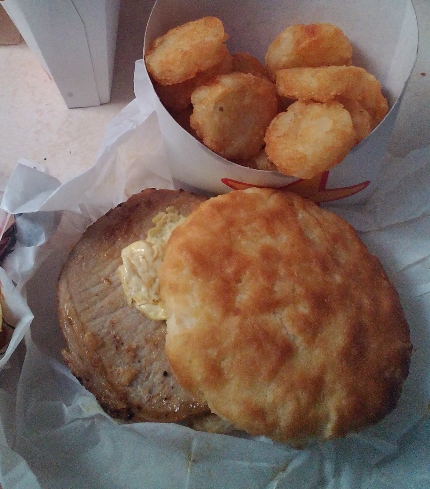 Eat and Critique ! Hardee's Pork Chop Biscuit