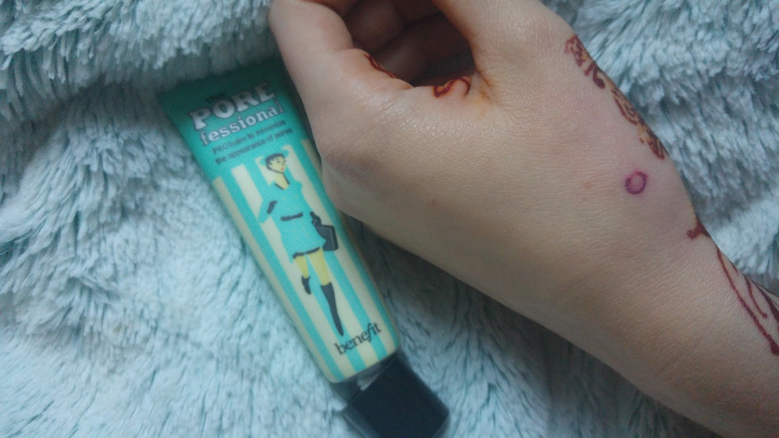 Exploring Make Up Battle Of The Primers Benefit Porefessional Primer