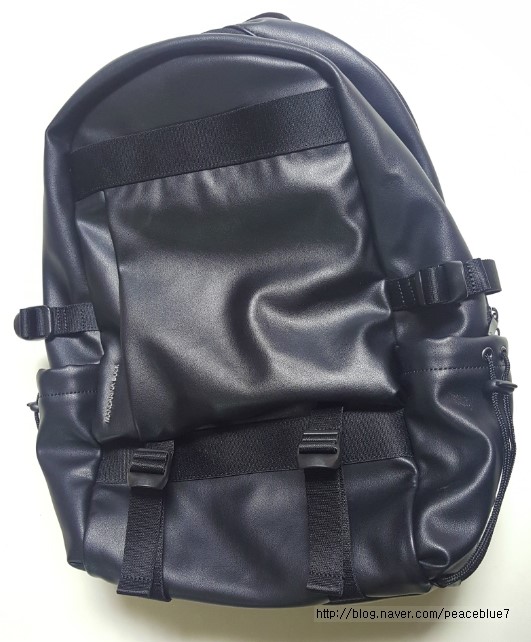 Beyond The World [리뷰] 박보검의 만다리나덕 백팩 Mandarina duck NOMAD GNT01651 남성 가방