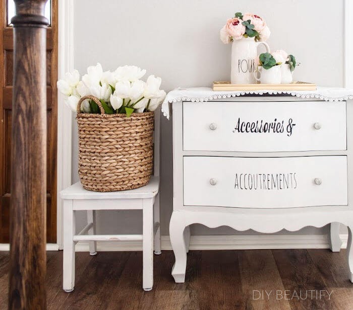 Pure White Chalk Paint® by Annie Sloan – Vintage Arts Inc.