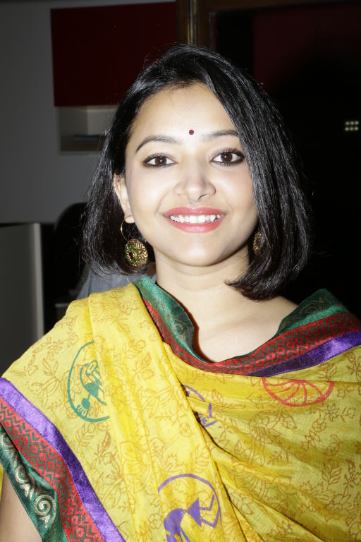 Actress Swetha Basu Prasad Latest Spicy And Beautiful Photo Gallery Chennai Fans Tamil Actress
