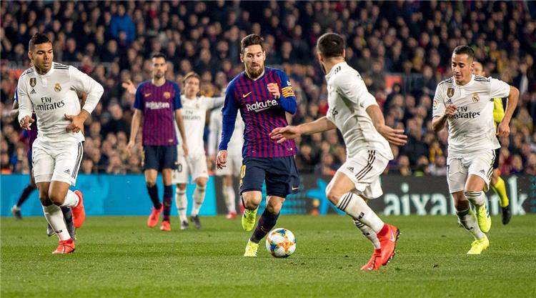 ريال مدريد يواجه برشلونة باحثًا عن تأكيد التفوق تحت قيادة زيدان ريال مدريد يواجه برشلونة باحثًا عن تأكيد التفوق تحت قيادة زيدان