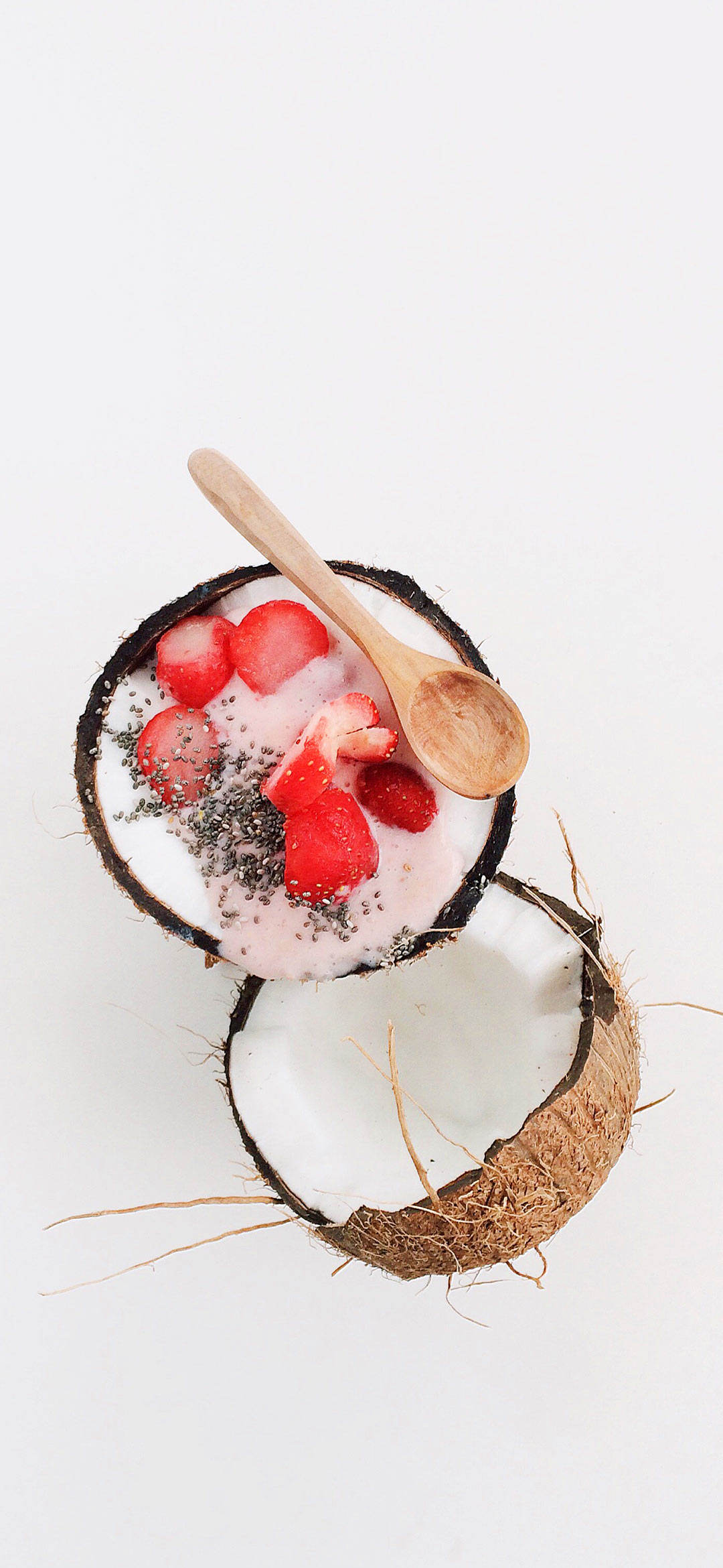 coconut-filled-with-slice-of-fruits