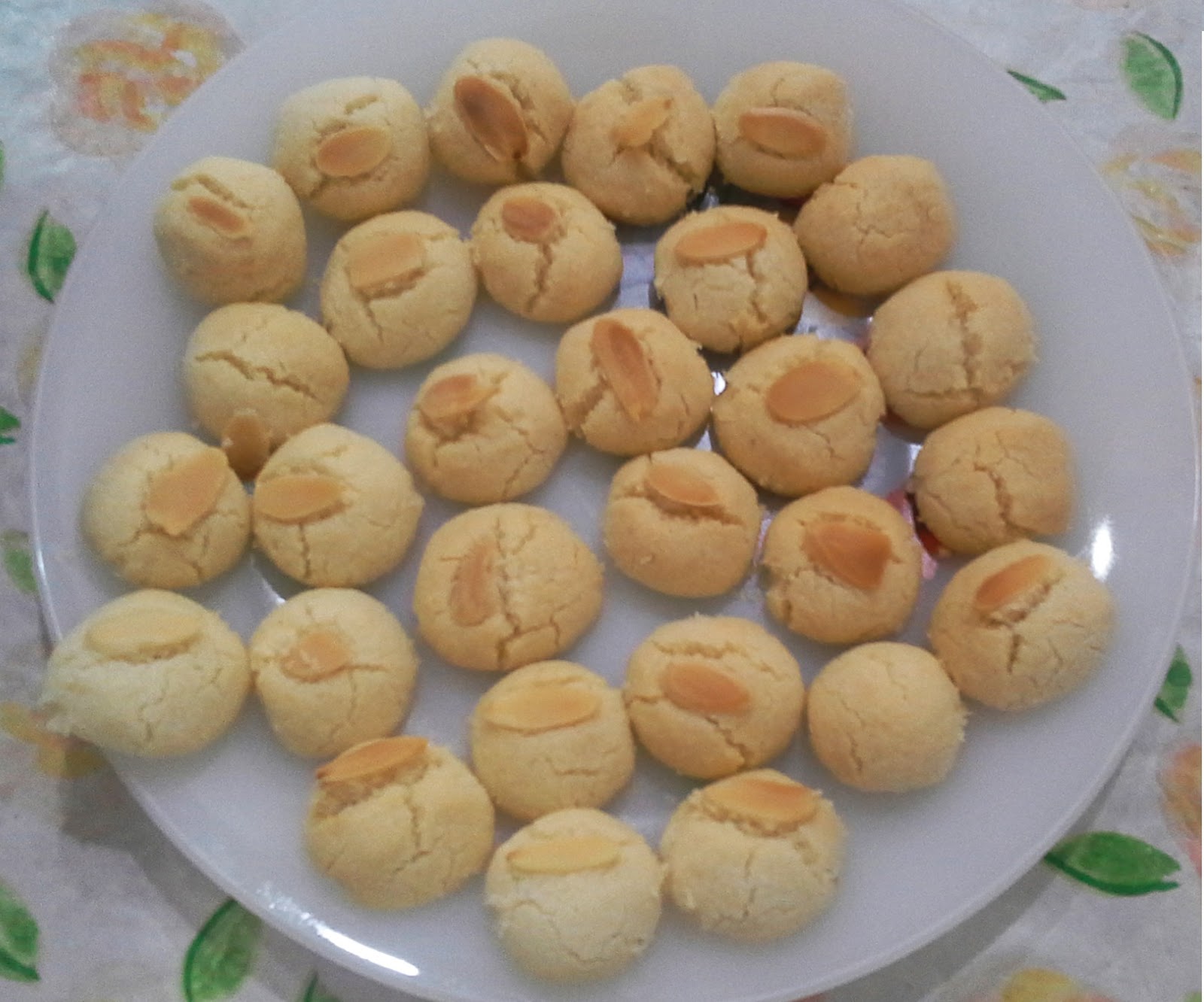 Almond Cookies Using Airfryer The Hedgehog Knows