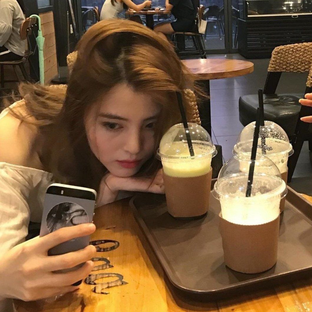 Semakin Populer, Foto-foto dari Han Sohee yang Pancarkan Aura “Girlfriend Material” Jadi Sorotan 13