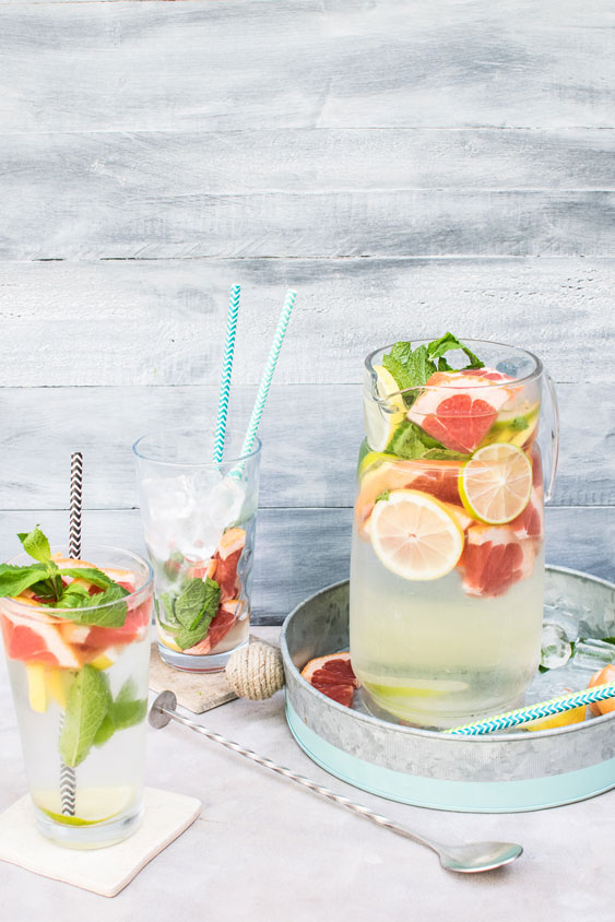 Intermittent Fasting: A Complete Guide picture showing detox water