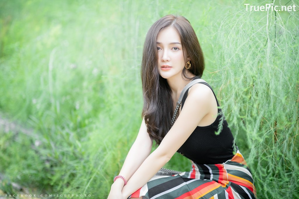 Image-Thailand-Model-Rossarin-Klinhom-Beautiful-Girl-Lost-In-The-Flower-Garden-TruePic.net- Picture-29