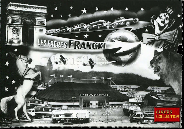 avec l'arc de triomphe en fond, les convois, le chapiteau, animaux et clown du cirque Français Francki