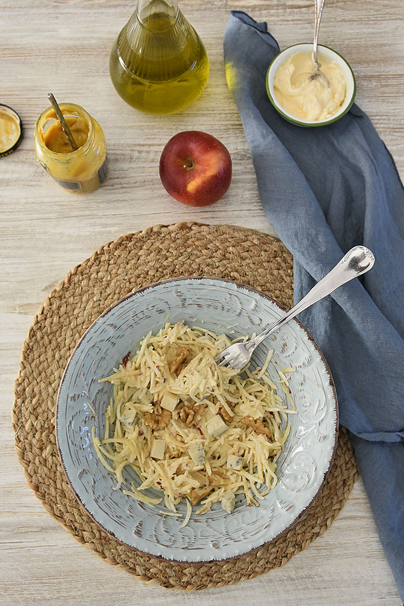 Ensalada de apio nabo (celery) con manzana y queso azul Cook Expert — Chez  Silvia