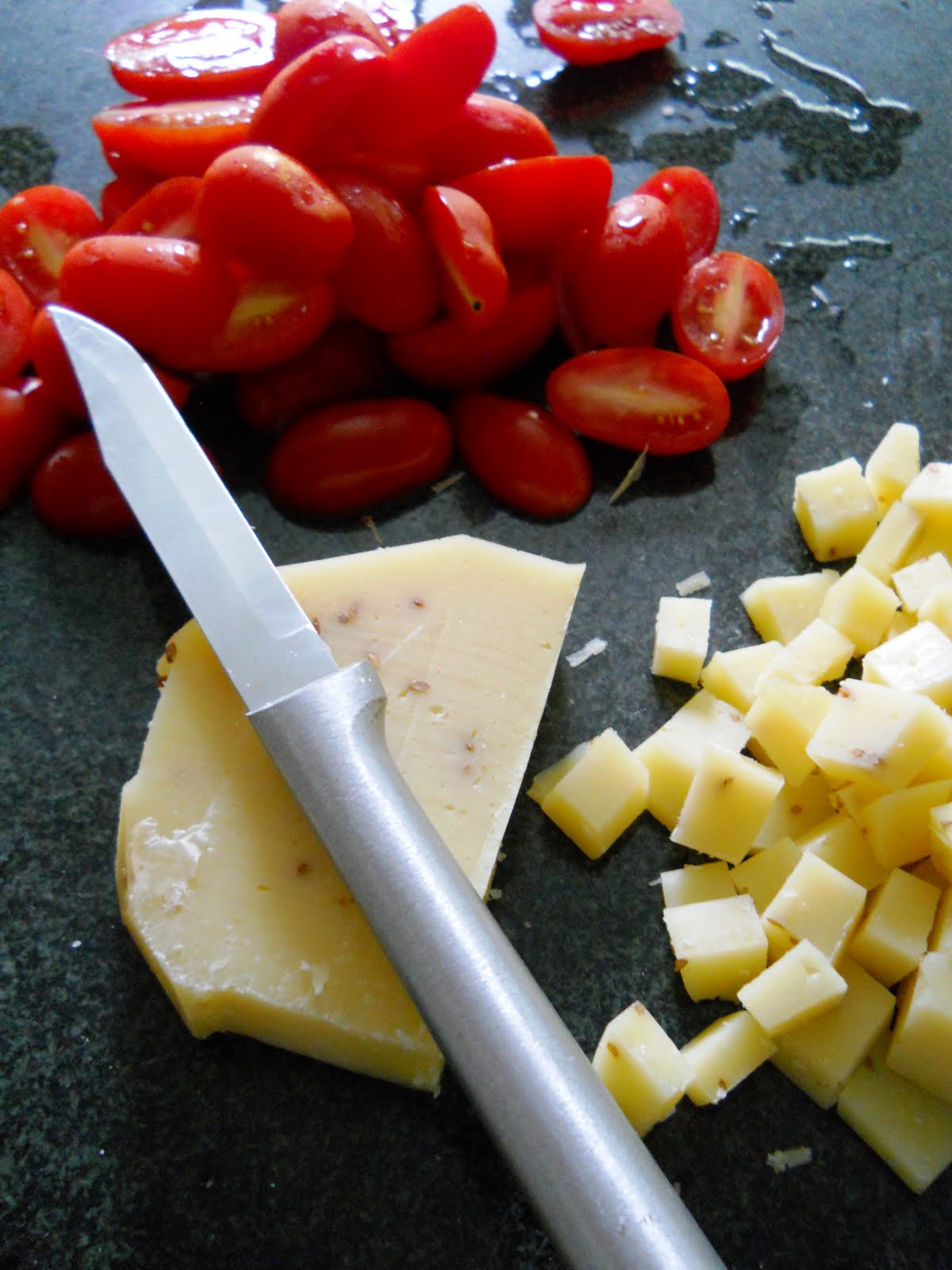 Spicy Gouda Tomato Pasta Salad NeighborFood