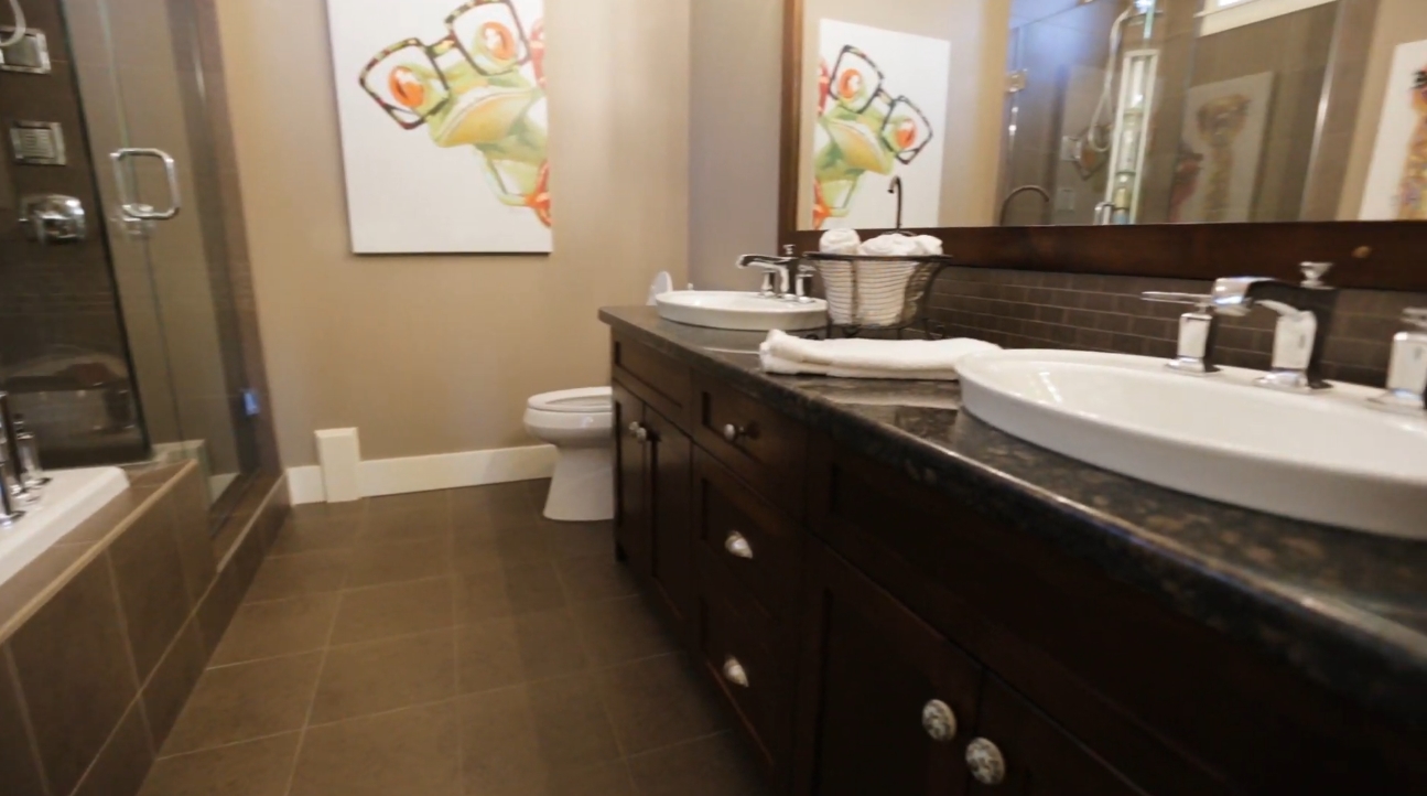 Luxury Home Interior Design Tour vs. 302 Dormie Point, Vernon, BC - Sotheby's International Realty Canada