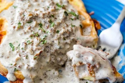 EASY CHAFFLE WITH KETO SAUSAGE GRAVY RECIPE