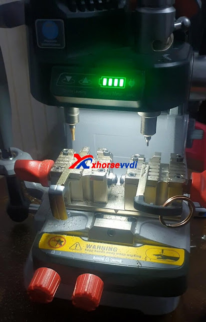 Xhorse Dolphin XP007 battery 1