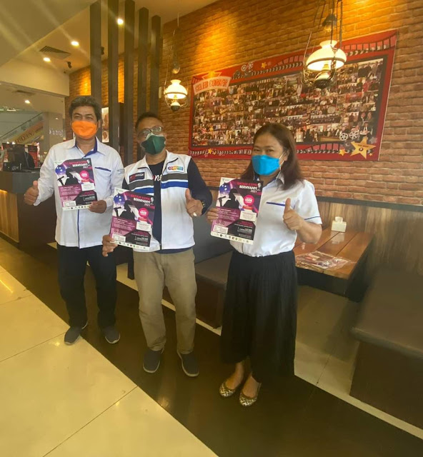 Dua Biro Perjalanan dan Wisata di Batam Gelar Lomba Menyanyi Dua Biro Perjalanan dan Wisata di Batam Gelar Lomba Menyanyi