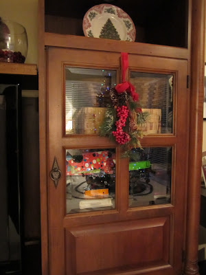 Glass TV Cabinets - Solution to hide the mess