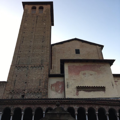 Bologna: chiostro medievale