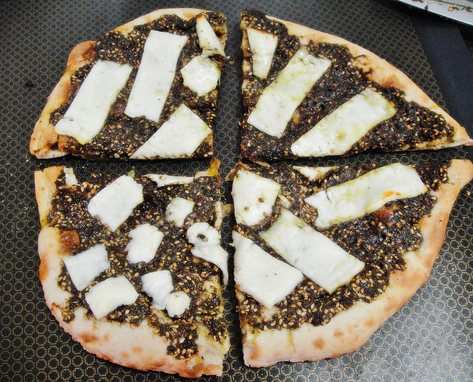 Maryam&amp;#39;s Culinary Wonders: 579. Zaatar Haloomi Pita Pizza