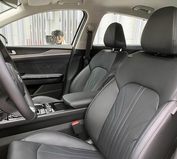 Burlappcar: 2021 Kia Optima Interior