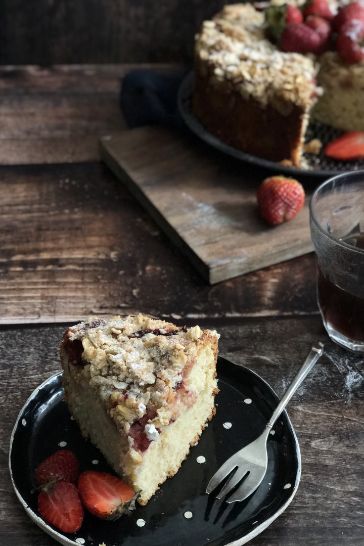 food-photography-maru-aveledo-coffee-cake-ricotta-strawberry-fresa