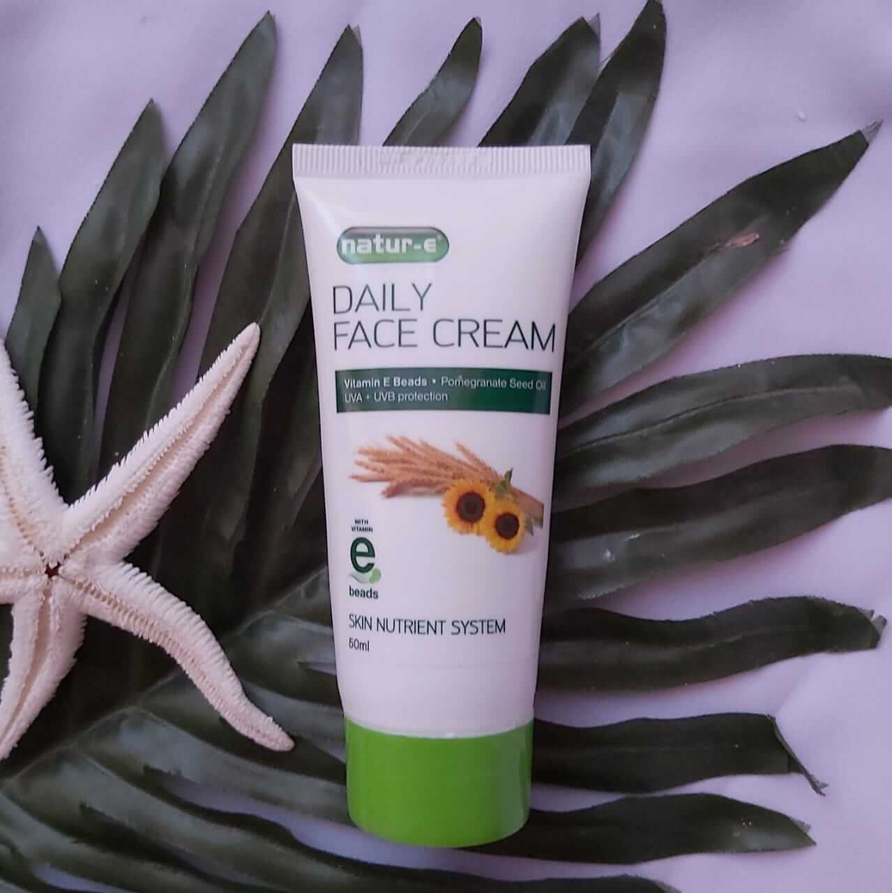 Review NaturE Daily Face Cream, Pelembab Drugstore Untuk Kulit Kering
