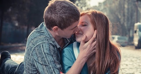 nickhereandnow: Give us a kiss
