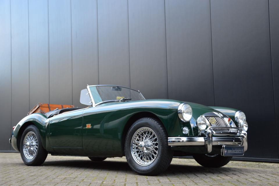 toxonix The three most beautiful British sports cars within reach of