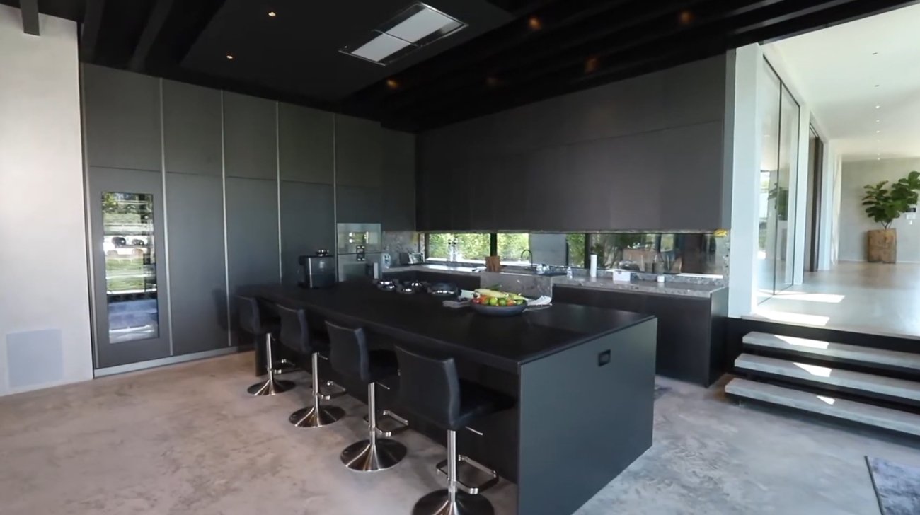 33 Photos vs. 989 Deerfield Rd, Water Mill, NY vs. Luxury Home Interior Design Tour