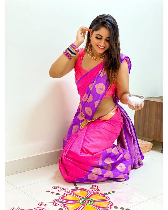Shivani Narayanan Saree Photos