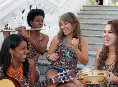 Grupo Sasminina faz temporada de shows no Rio Vermelho em junho