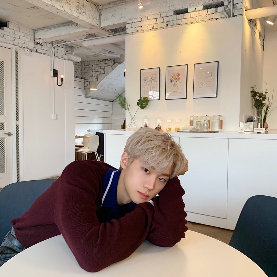 비주얼 훈훈해서 남친재질인 신인가수 | 인스티즈