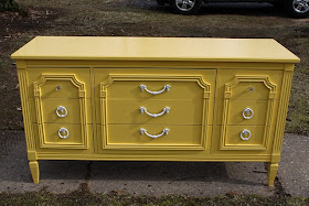 decoro sin decoro: Aparador amarillo