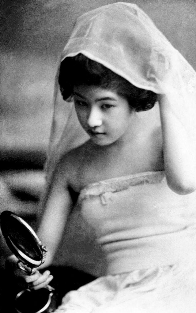 Beautiful Old Photos of Geisha and Maiko During Meiji Era  1890s 1910s - 8