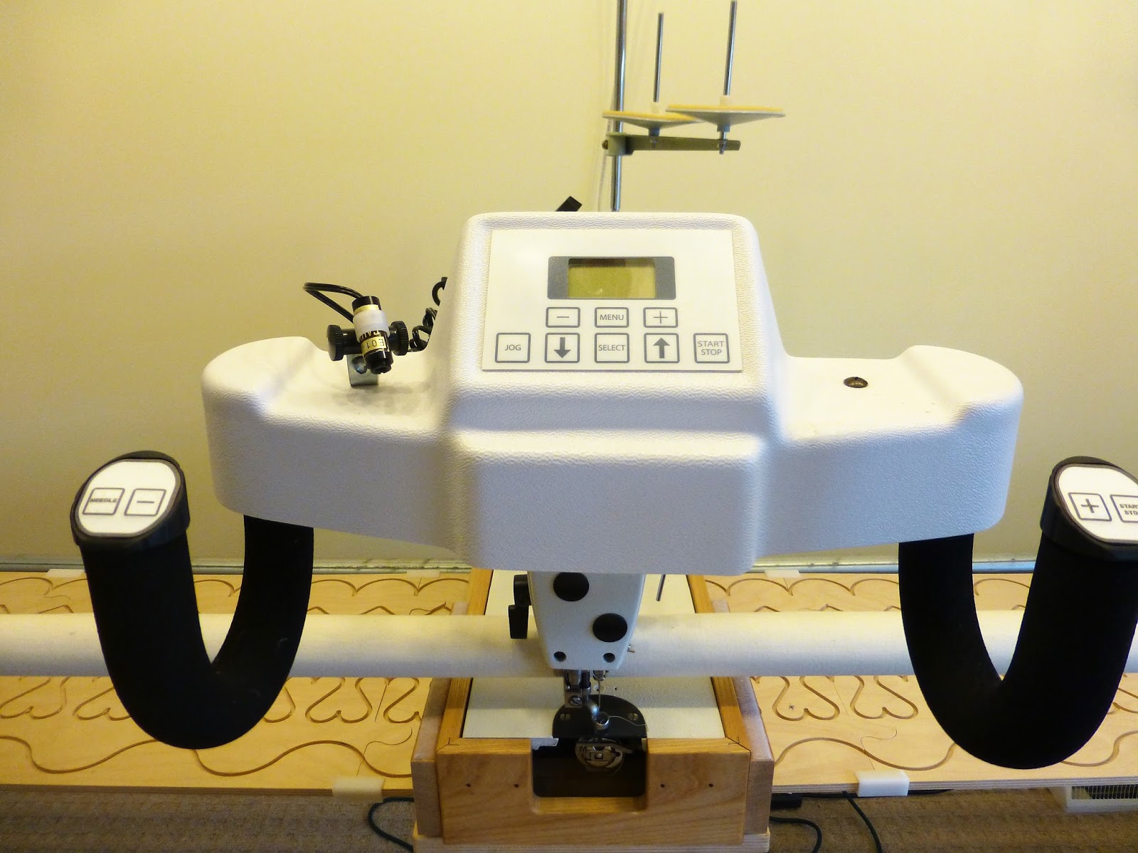 Crayon Box Quilt Studio Price Reduced Voyager 17" machine