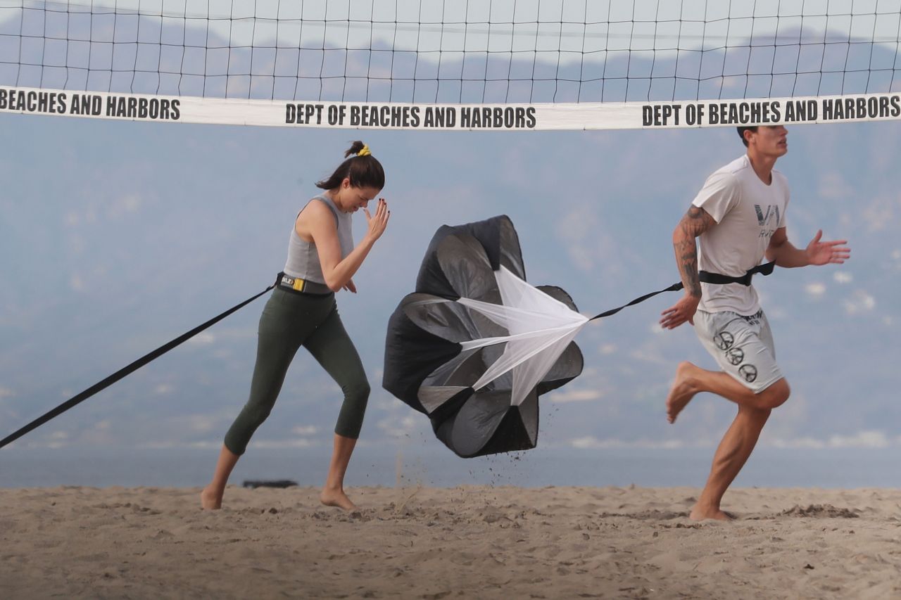 Hailey Clauson at Workout on the Beach in Los Angeles - Hollywood