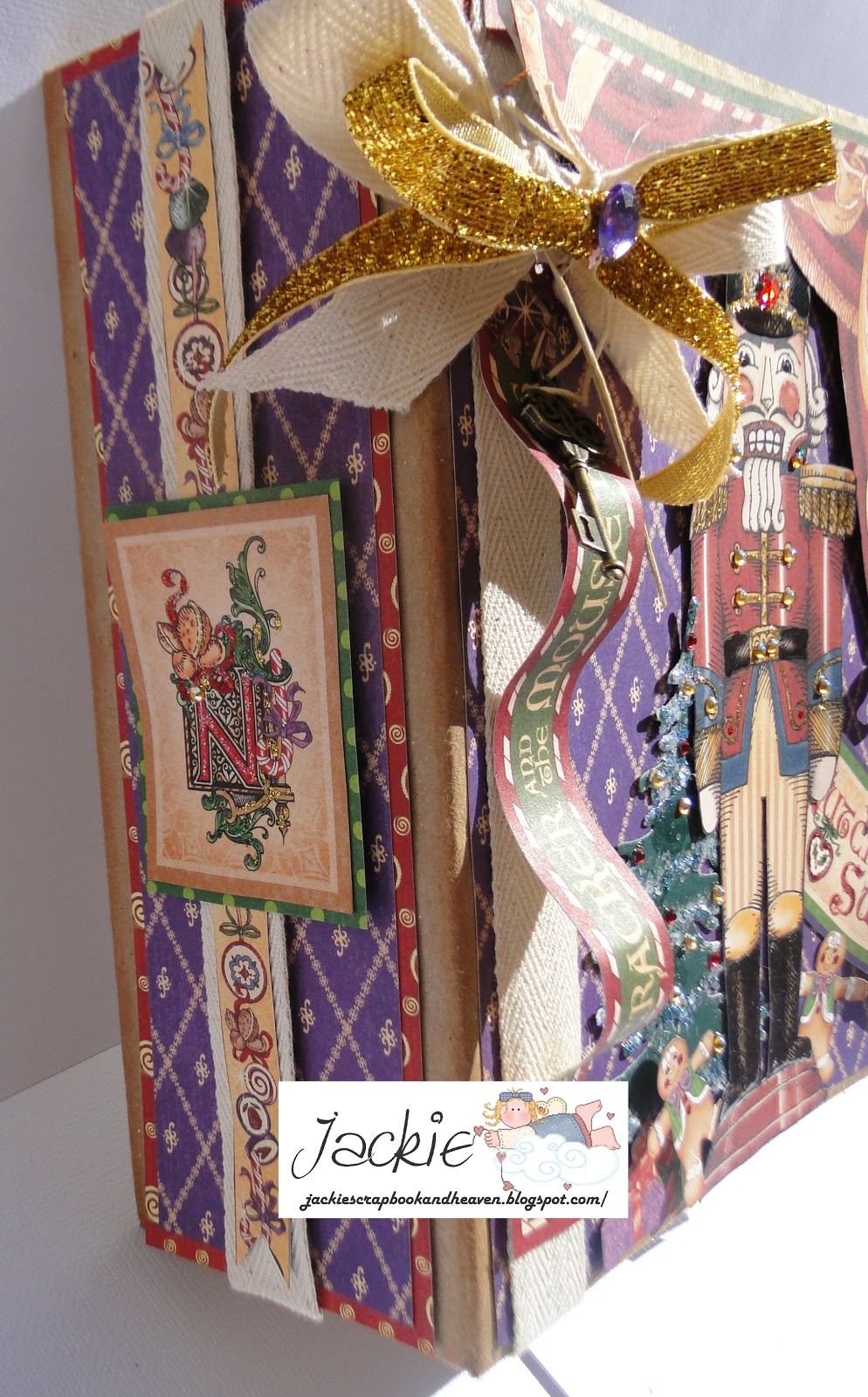 Jackie "Scrapbook and Heaven" Miniálbum Nutcracker/ Dilo en español