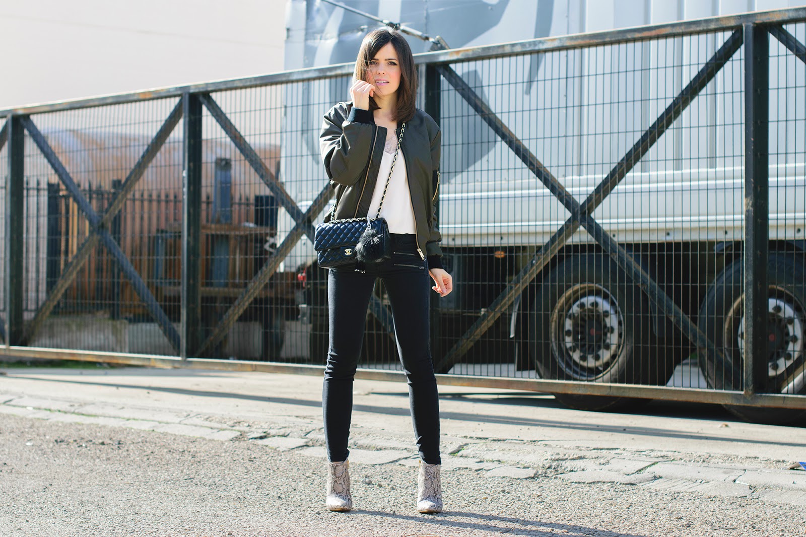Look de ponteunostacones con bomber de nueva temporada de zara