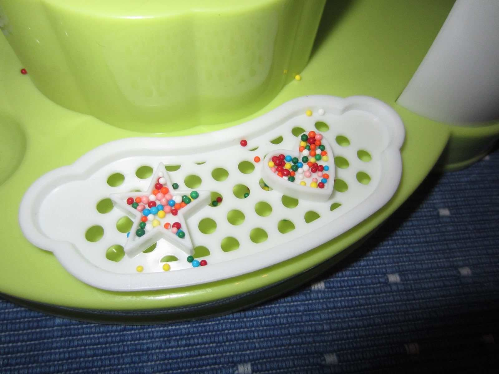 Evan and Lauren's Cool Blog: 12/15/12: Cool Baker Cake Pop Maker from