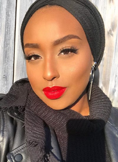 لون البرتقالي الداكن لون البرتقالي الداكن