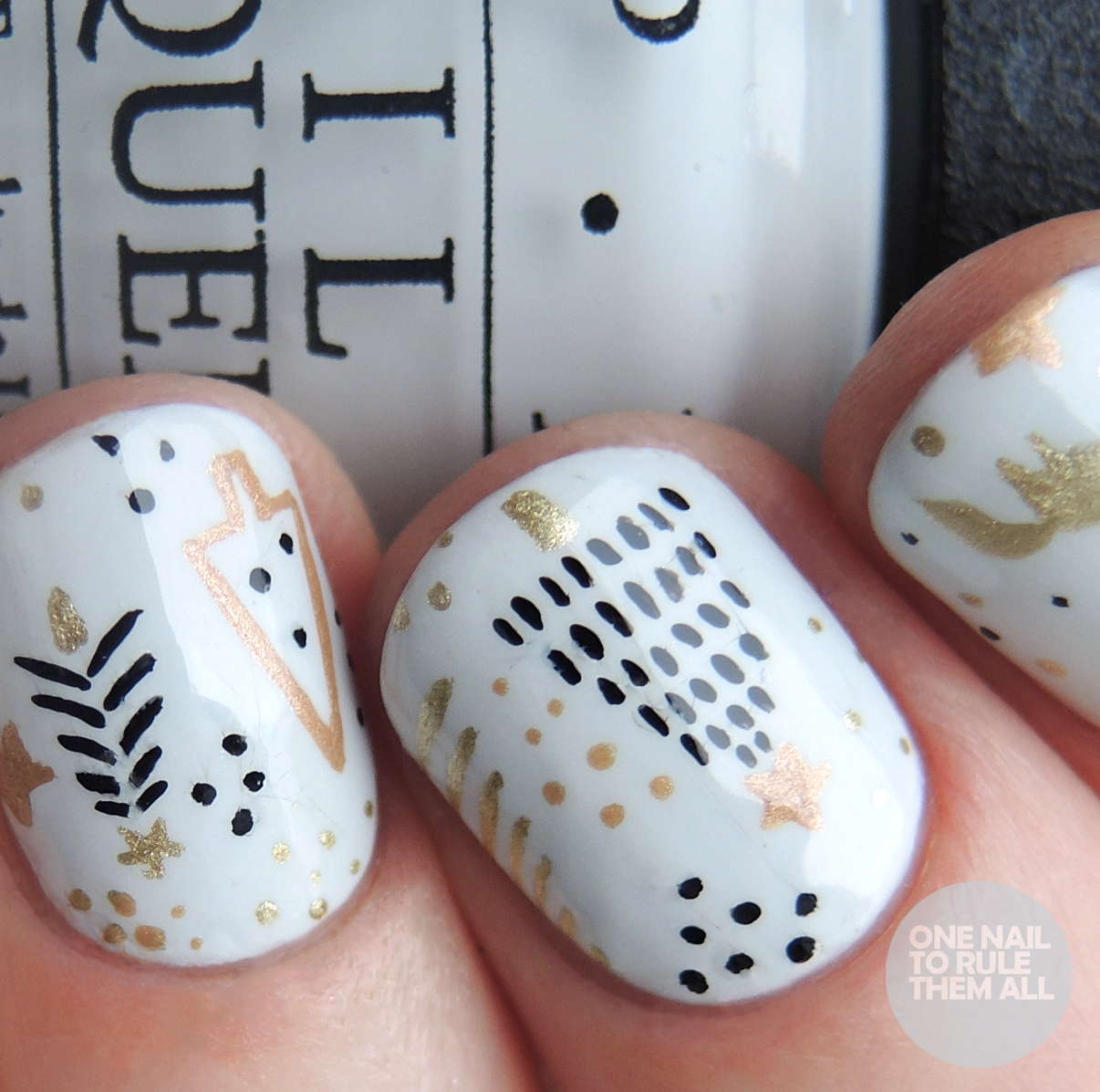 This Christmas Nail Set Is Too Perfect to Leave Unapplied