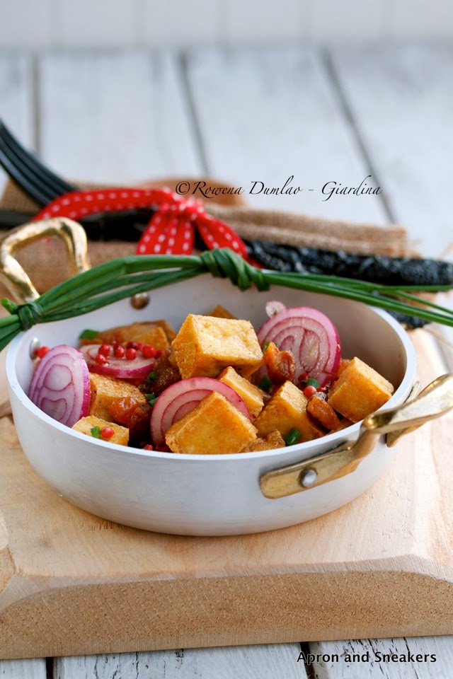 Fried Tofu & Pork With Vinegar Dressing (Tokwa't Baboy)