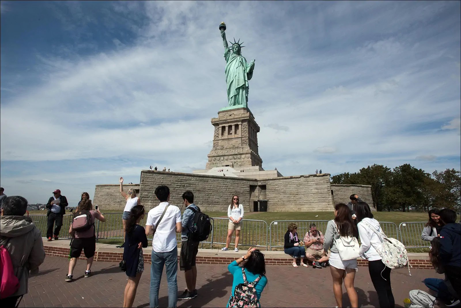 Statue of Liberty in New York (with Map & Photos)