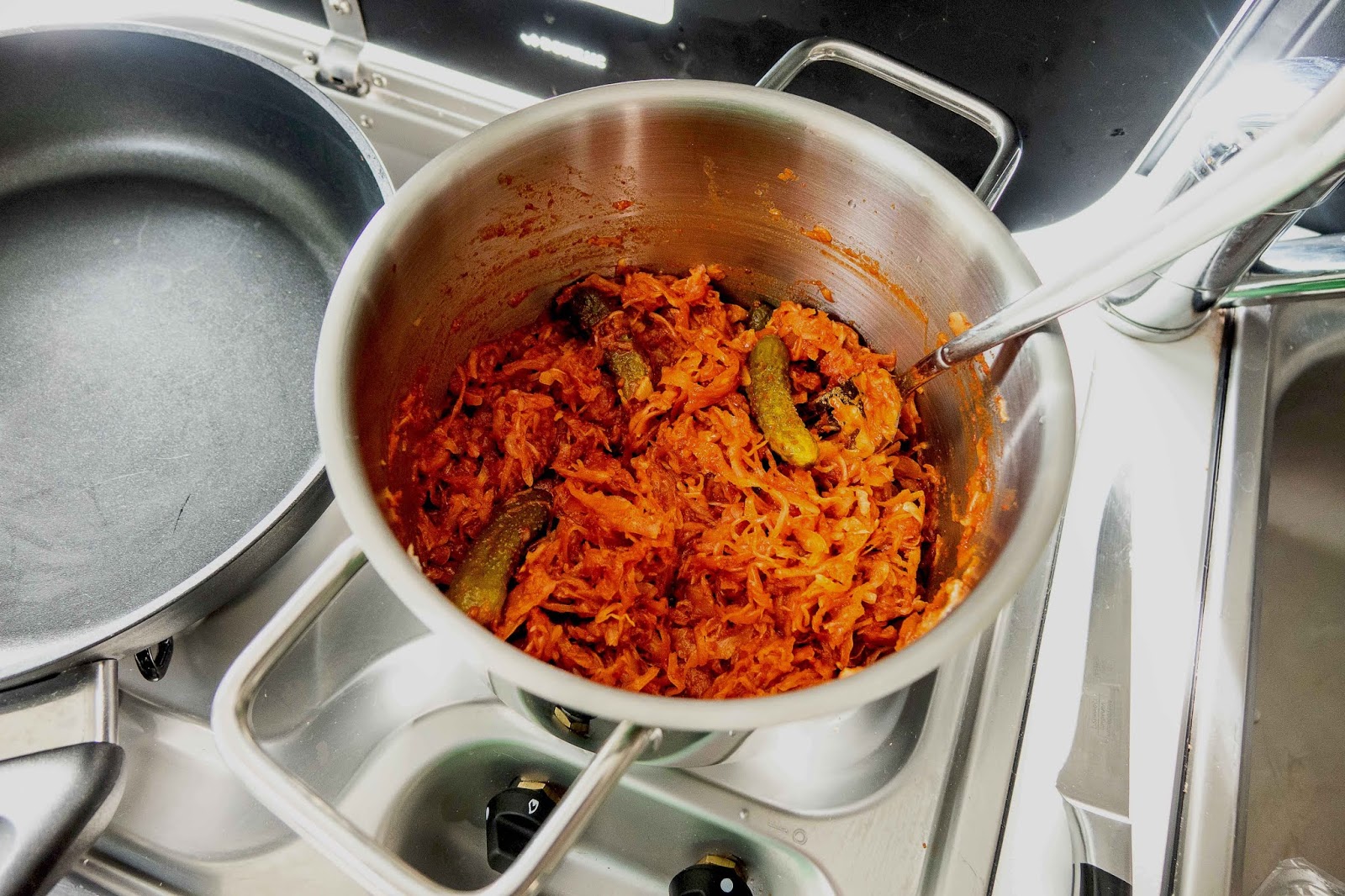 stuttgartcooking: Pikante Sauerkraut-Pfanne im Wohnmobil gekocht stuttgartcooking: Pikante Sauerkraut-Pfanne im Wohnmobil gekocht