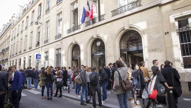 POLÉMIQUE : L’étrange liste de lecture “ d’ouvrages en majorité racialistes ” de Sciences Po Paris