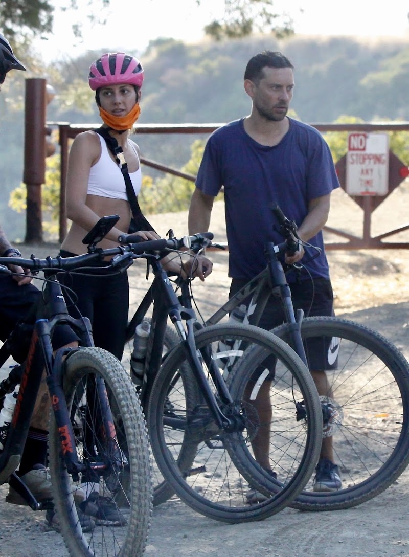 Tatiana Dieteman Spotted  While Riding a Bike in Brentwood 28 May -2020