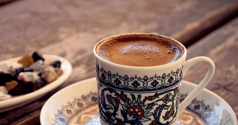 Dışarıda Tüketebileceğiniz 7 kalorisiz İçecek Nedir? Özgün Bilge